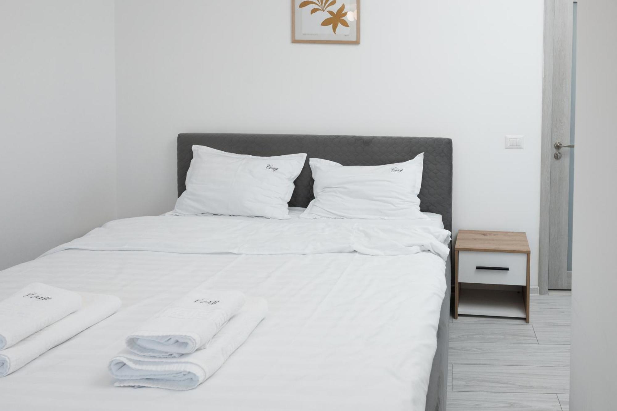 Exclusive Ultracentral Apartments And Studios #Enescu#Universitatii#Сучеава Екстериор снимка